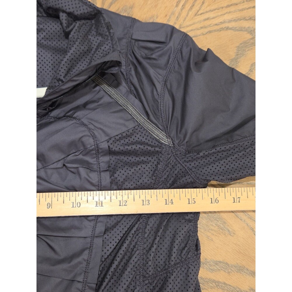 Lululemon Run Inspire Jacket Womens 4 Black Ruched Windbreaker Hooded Running - Picture 4 of 7